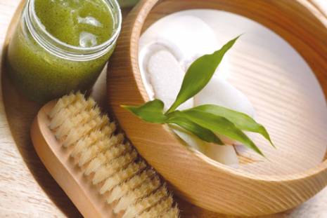 la cosmétique végétale en vogue                                    Le monde DE la beauté dit stop aux produits chimiques