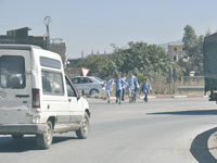 Dans les hameaux de Médéa, les enfants vivent le calvaire                                    Se rendre à l'école à dos d'âne