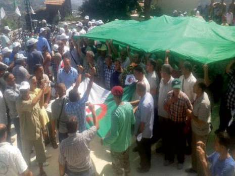 Akbou (Béjaïa) : Les rappelés du service national ne décolèrent pas