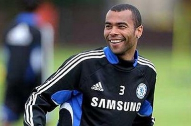 بسبب تويتر: آشلي كول مهدد الإيقاف من الاتحاد الإنجليزي