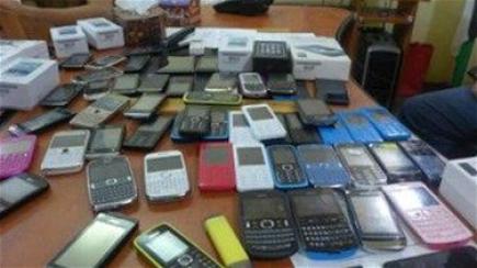 4 شبان يقتحمون محلا ويعتدون على صاحبه بالأسلحة البيضاء