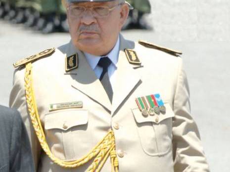 L'armée, un enjeu politique