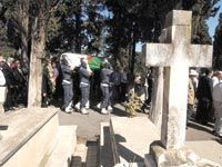 Il a été inhumé hier au cimetière chrétien d'El-Madania                                    Chaulet rejoint Maillot dans la terre qu'ils ont défendue