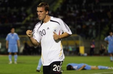 بودولسكي: مستعد للعب كظهير أيسر في المنتخب