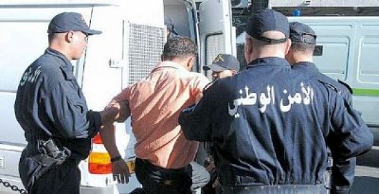 توقيف شخص بتهمة جناية الإشادة بأعمال إرهابية على الأنترنت في معسكر