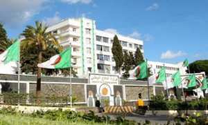 إرهابي خطير يسلم نفسه بجيجل