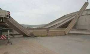 انهيار أعمدة سقف علوي لجسر قيد الإنجاز بتبسة