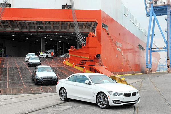 تفكيك شبكة دولية لتهريب السيارات وحجز 18 مركبة في مستغانم