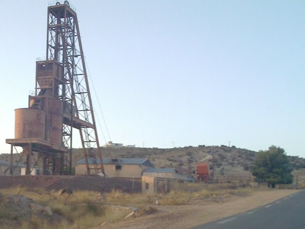 قرر والي ولاية تلمسان اعادة تشغيل أحد أهم المناجم في الغرب الجزائري اثر زيارته إلى منطقة العابد الحدودية