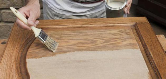 طريقة دهن الخشب