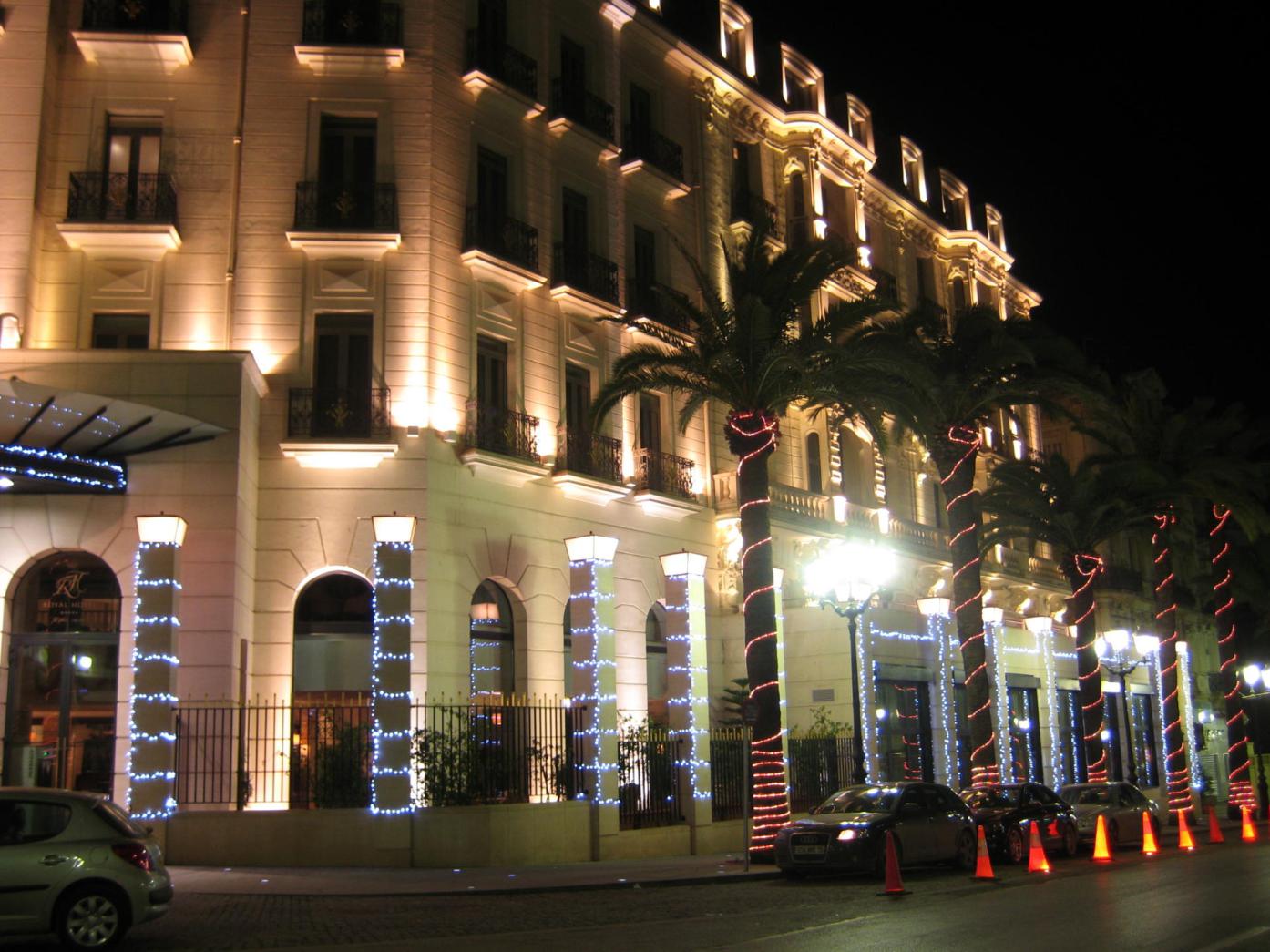 HÔTELS, LIEUX DE MÉMOIRE DE LA VILLE