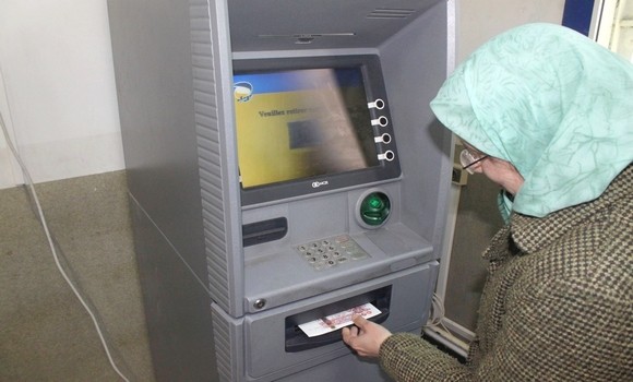 Application électronique pour permettre aux clientes d'Algérie Poste de retirer l'argent de leurs époux