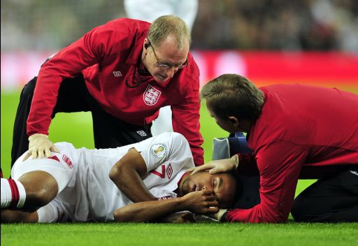 نقل اللاعب الإنجليزي ثيو والكوت الى المستشفى بعد مباراة سان مارينو