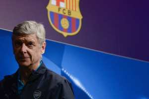 فينغر:  برشلونة سيجعل الأمور صعبة في الدوري الإنجليزي