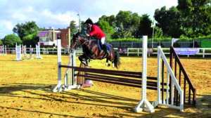 Les cavaliers Abdenour Asli et Karim Bouzida vainqueurs