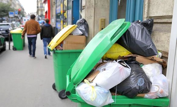 العاصمة: السلطات الولائية تلزم التجار بإخراج النفايات أمام المحلات على الساعة 18