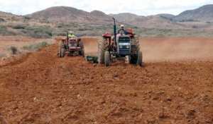 انطلاقة محتشمة لحملة الحرث والبذر بولاية بومرداس