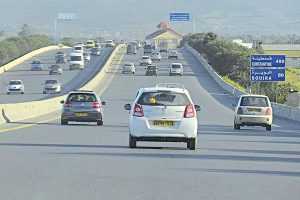 وزارة الأشغال العمومية توفد لجنة معاينة للطريق السيار بالطارف