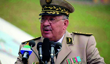 Au lendemain de l'appel de Benyellès, Ali Yahia Abdennour et Ibrahimi: Gaïd Salah réaffirme «les convictions» de l'ANP