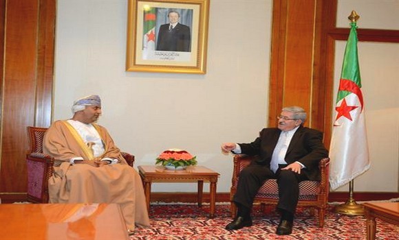 M. Ouyahia reçoit le ministre omanais du Commerce et de l'Industrie