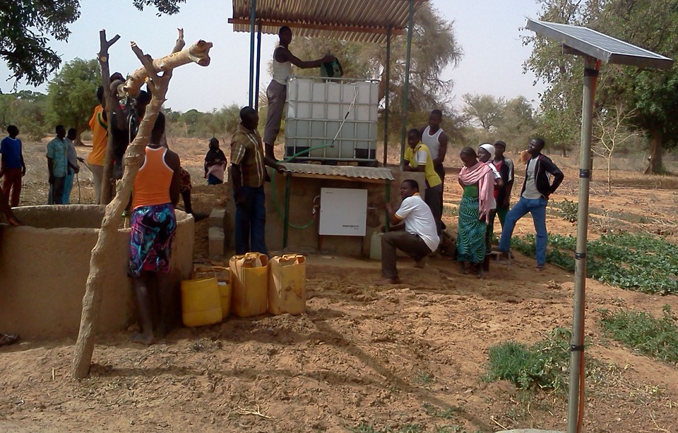 Planète - Une solution autonome et à moindre coût pour rendre l’eau potable en Afrique