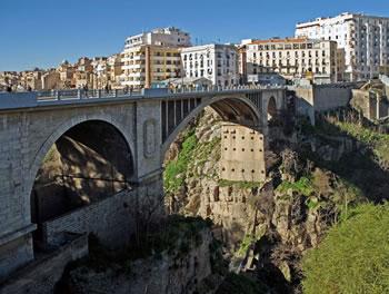 Trois terroristes traqués à Constantine