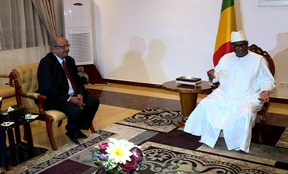 Messahel transmet un message du Président Bouteflika à son homologue malien