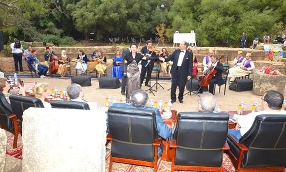 تيبازة: المدينة الرومانية على وقع ايحاءات الموسيقى الكلاسيكية والأندلسية.. لوحة فنية رائعة