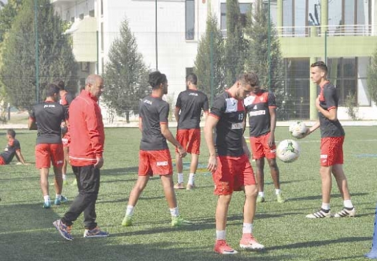 درفلو ومفتاح جاهزان لمواجهة الوداد البيضاوي بعد شفائهما من الإصابة