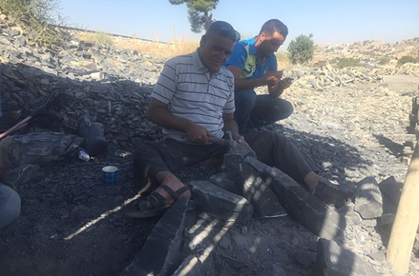 Tailleur de pierre à Bordj Bou-Arréridj:  Un dur métier qui persiste