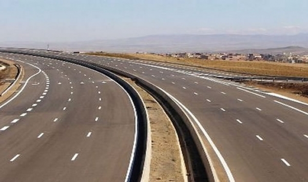 تسليم شطر مشروع ازدواجية الطريق البليدة-المنيعة