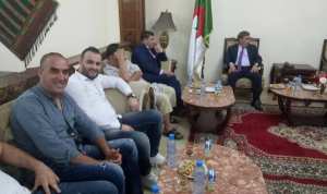 والي غرداية يكرم بعض الفنانين (صور)