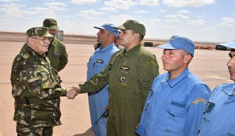 الفريق قايد صالح يتفقد ويدشن بعض الوحدات بالناحية العسكرية الرابعة بورقلة