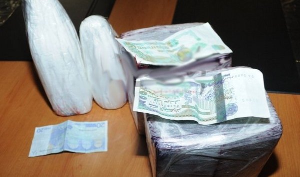 إلقاء القبض على مزور الأوراق النقدية من فئة 2000 دج بالبويرة
