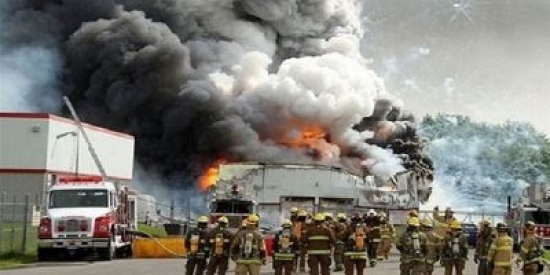 اندونيسيا: مقتل 27 وإصابة 35 آخرين جراء انفجار مصنع للألعاب النارية