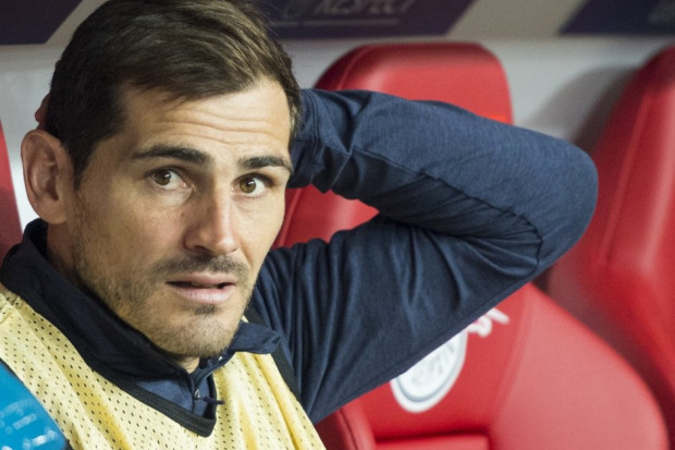 وكيل أعمال كاسياس يوضح حقيقة رحيله نحو الدوري الإنجليزي