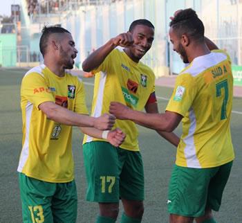 La JS Saoura coleader avec le CSC