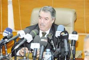 حجار يدشن هياكل ومرافق جامعية بمعسكر