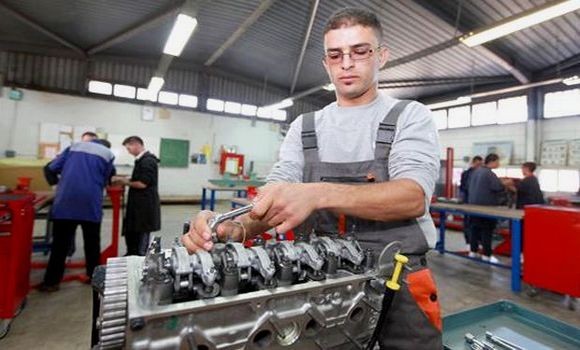 Mebarki: une loi pour faciliter le recrutement des apprentis publiée dans les prochains mois