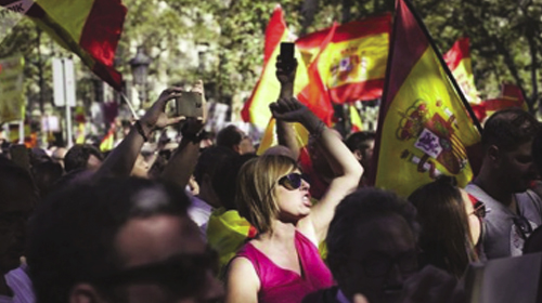Les partisans de l'unité du pays manifestent dans les rue de Barcelone
