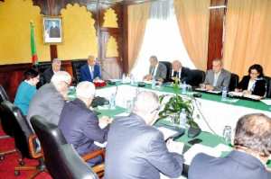 تنصيب لجنة تشرف إنجاز محطتين لتحلية مياه البحر بالعاصمة والطارف