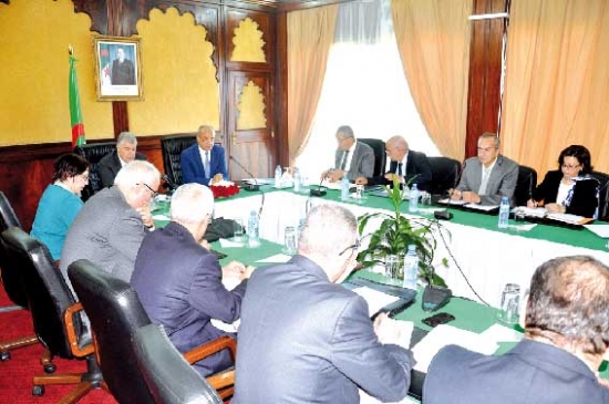 تنصيب لجنة تشرف إنجاز محطتين لتحلية مياه البحر بالعاصمة والطارف