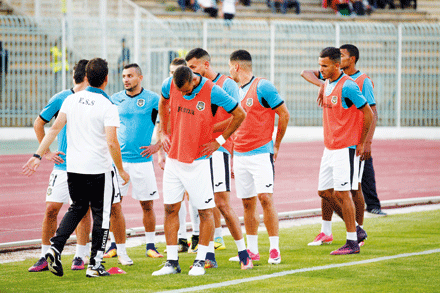 وفاق سطيف: تأخر تغيير أرضية 8 ماي يقلق الإدارة و جابو يؤكد التحاقه بالتدريبات