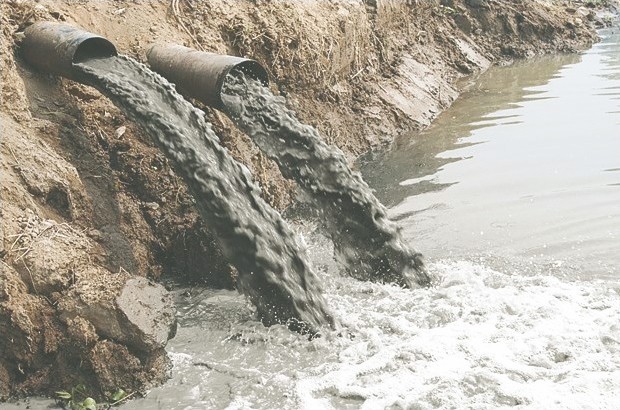 Algérie - LA MINISTRE DE L’ENVIRONNEMENT ET DES ÉNERGIES RENOUVELABLES LE SOULIGNE:   70.430 usines polluantes