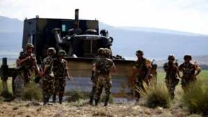 Destruction d'une casemate et arrestation de 3 dangereux éléments de soutien aux groupes terroristes à Batna (MDN)