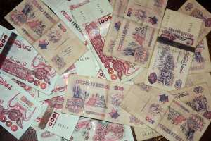 المؤبد لتاجر سيارات زور العملة الوطنية بتيزي وزو