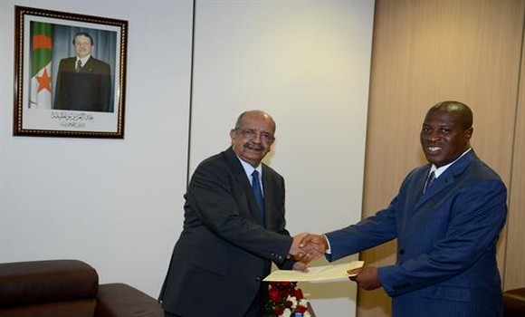 Messahel reçoit le nouvel ambassadeur du Ghana