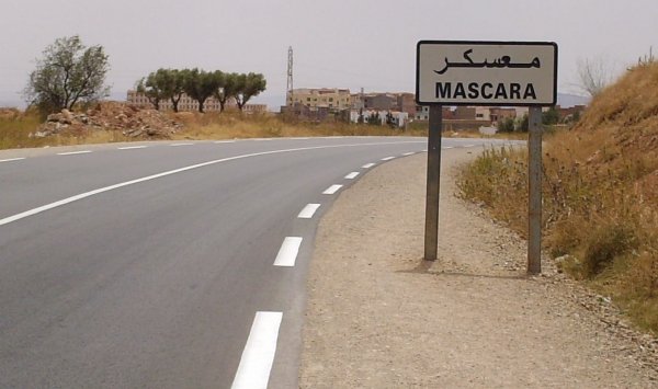 معسكر: حراڤة يحرضون قاصرا على سرقة مجوهرات والدته