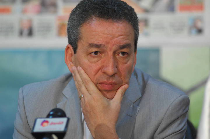 بن يونس يدافع عن أويحيى وحداد من تيزي وزو