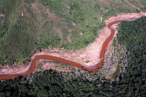 Planète - Au Brésil, la catastrophe écologique de 2015 reste une plaie ouverte